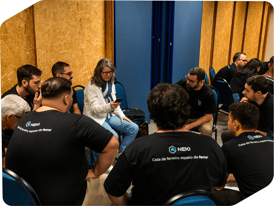 Profissionais da Neki em sustentação de sistemas